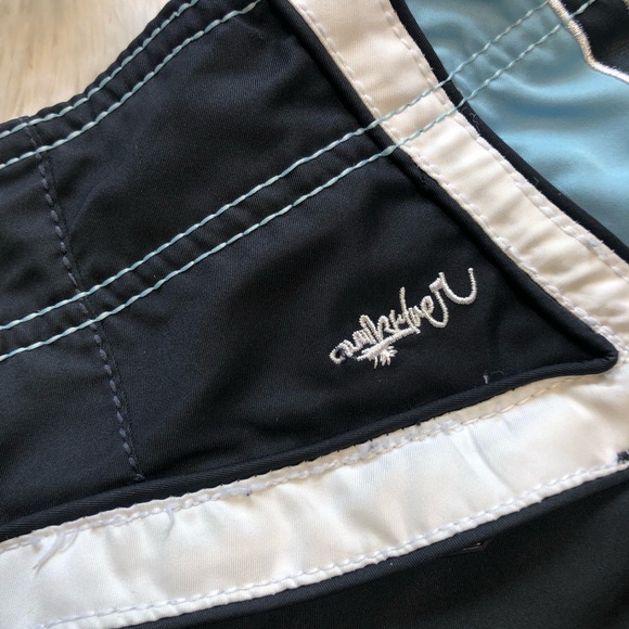 QUICKSILVER mens board / swim shorts - Picture 9 of 11